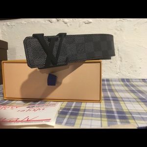Louis Vuitton belt black NEW 95